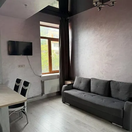 посуточно, возле аркадии ,адмиральский проспект Apartment *